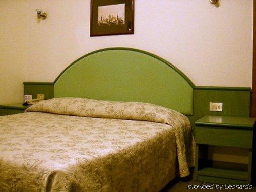 Hotel Astoria Венеция Экстерьер фото