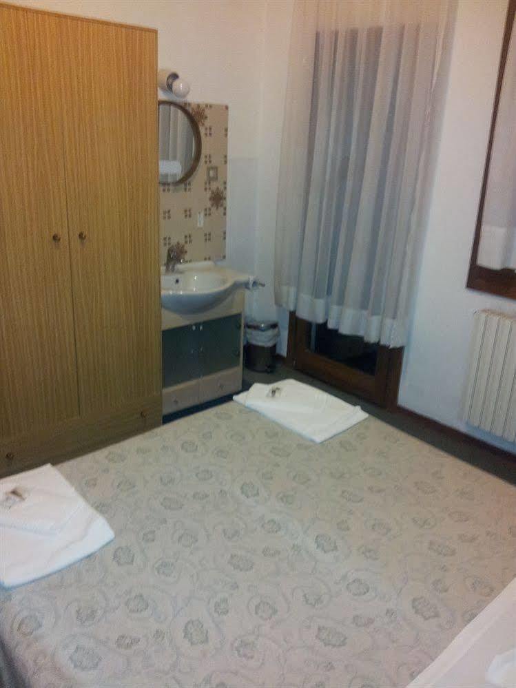 Hotel Astoria Венеция Экстерьер фото