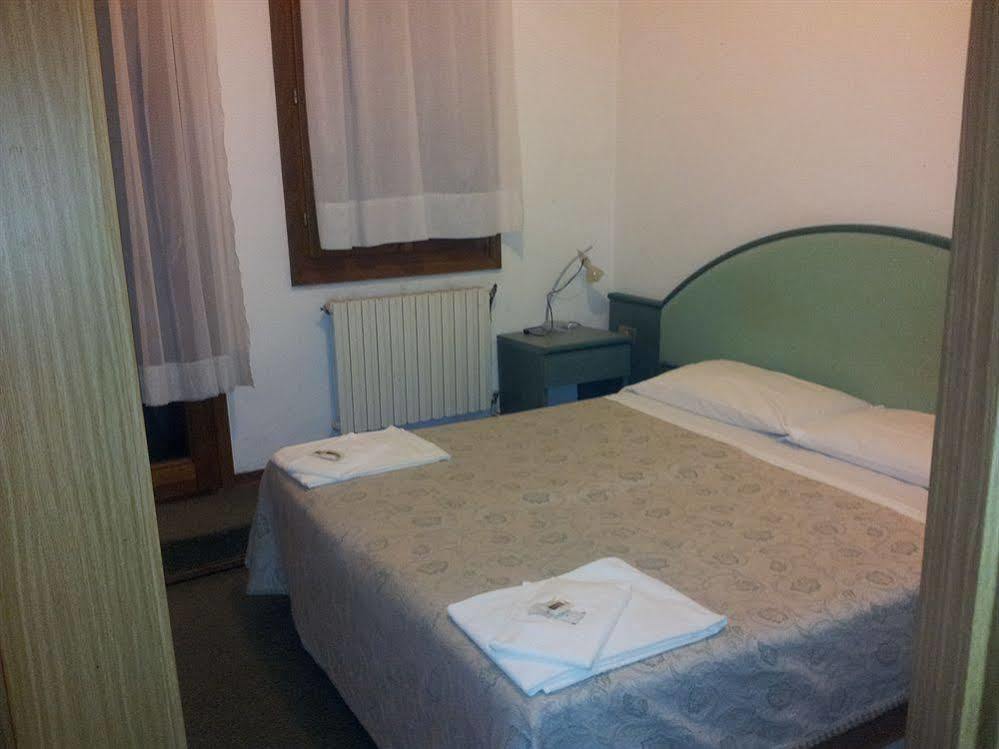Hotel Astoria Венеция Экстерьер фото