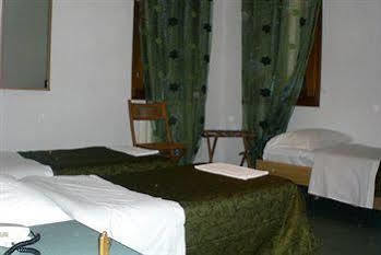 Hotel Astoria Венеция Экстерьер фото